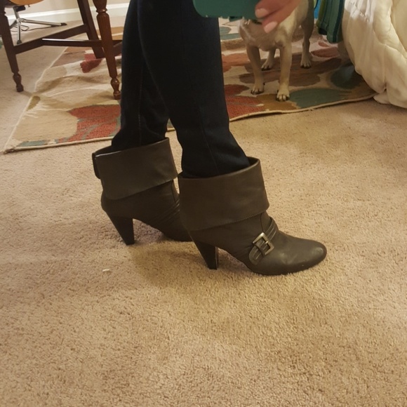 Fabulous Gray Ankle Boots Sz 9 - Picture 2 of 8